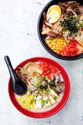 Poke Burri / Lifting Noodles Ramen by null