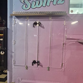 Sips N Swirlz - Sips N Swirlz Truck Logo - Food Trucks Near Me Sips N Swirlz - Sips N Swirlz Truck Logo - Food Trucks Near Me