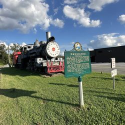 Fiddler's steam House & Oyster Bar - Steam locomotive 444 a historical landmark