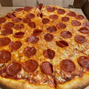 Green Mountain Pizza - Large ( 16") pepperoni pizza - Pizza Near Me - Clermont, Florida