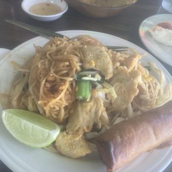 Prik Nam Pla - Pad Thai lunch special 9.99$ - Thai Near Me - San Marcos, Texas