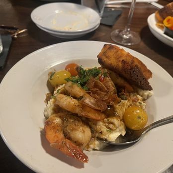 Avenue Kitchen & Bar - Shrimp and Grits - New American Near Me - Baltimore, Maryland Avenue Kitchen & Bar - Shrimp and Grits - New American Near Me - Baltimore, Maryland