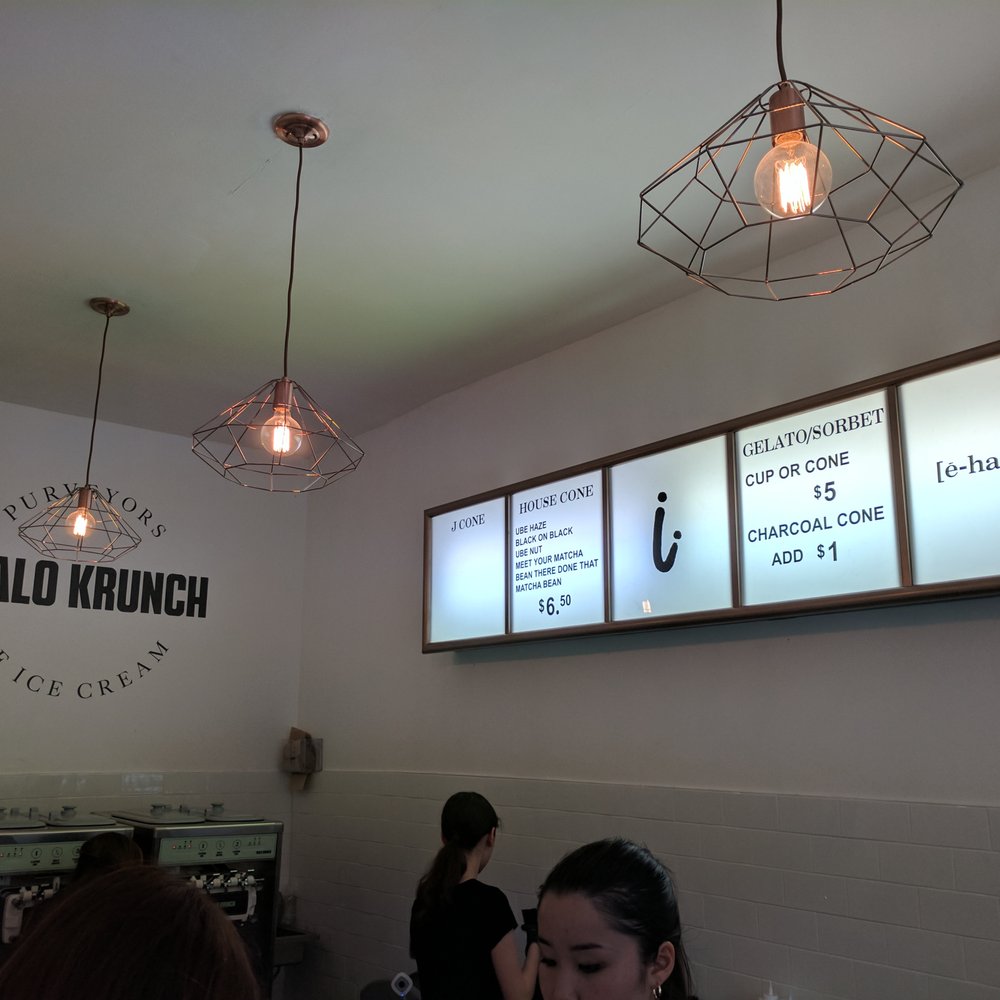 iHalo Krunch - Interior - Ice Cream & Frozen Yogurt Near Me - Toronto, Ontario iHalo Krunch - Interior - Ice Cream & Frozen Yogurt Near Me - Toronto, Ontario