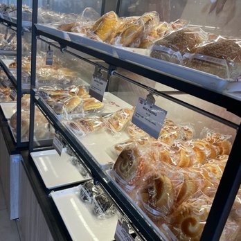 85°C Bakery Cafe-Cerritos - Sweet and savory pastries/breads - Bakeries Near Me - Cerritos, California 85°C Bakery Cafe-Cerritos - Sweet and savory pastries/breads - Bakeries Near Me - Cerritos, California