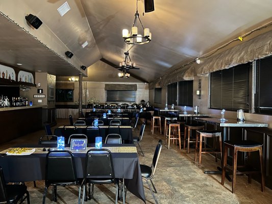 On the Rocks Bar & Grill by null