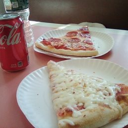 I love this pizza with extra cheese. Yummy