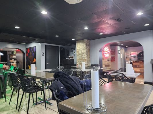 Haywood Lounge Best wings AVL. by null