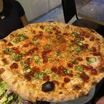 Scarr's Pizza - Round Hotboi - Pizza Near Me - New York, New York