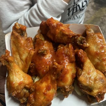 Agredano catering - Atomic hot wings - Caterers Near Me
