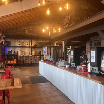 Porky's Belly BBQ - Inside - Barbeque Near Me - Montgomery, Texas