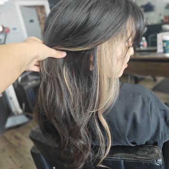Victory Salon - Blonde streaks U-shaped trim - Hair Salons Near Me - San Antonio, Texas Victory Salon - Blonde streaks U-shaped trim - Hair Salons Near Me - San Antonio, Texas