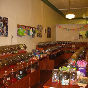 Mt. Tom's Homemade Ice Cream - candy buffet - Ice Cream & Frozen Yogurt Near Me - Easthampton, Massachusetts