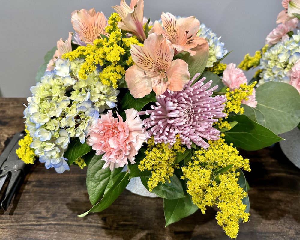 LEA’S FLORAL SHOP Updated September 2024 18 Photos & 21 Reviews
