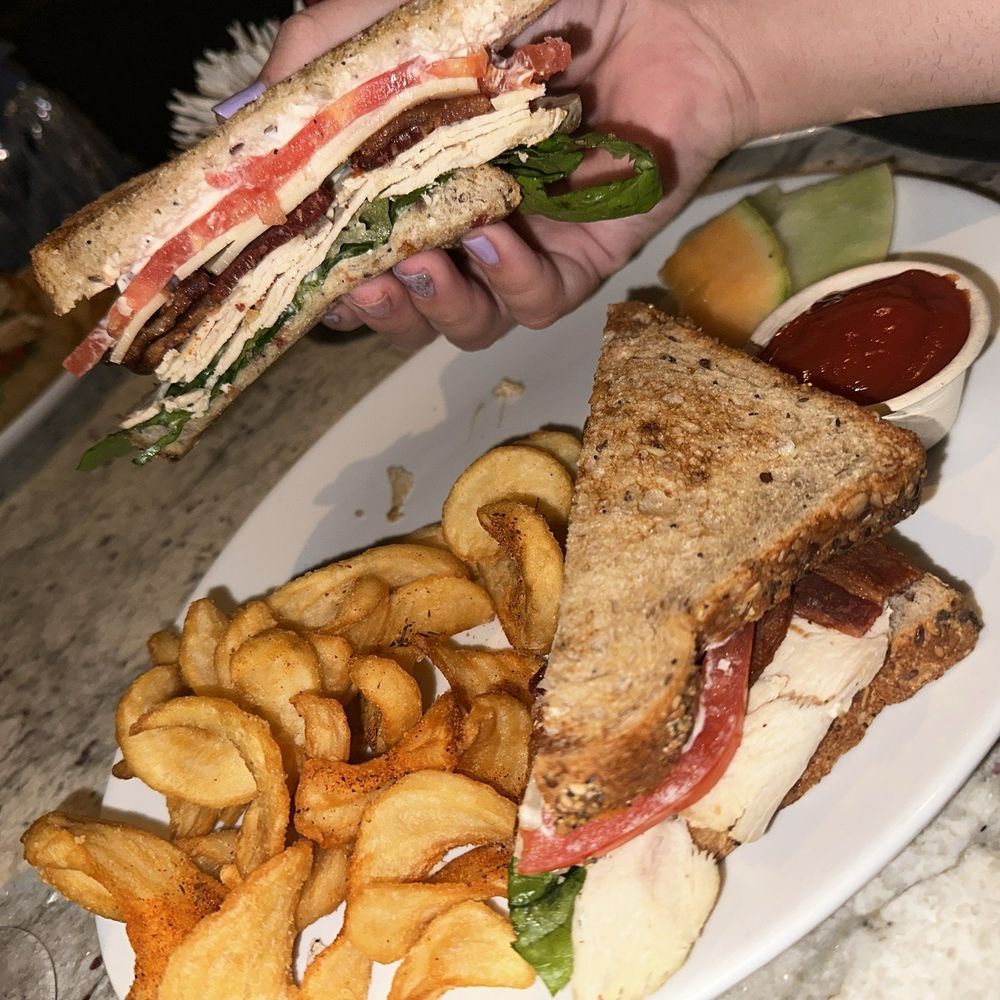 Hanny's - Lounges Near Me - Phoenix, Arizona