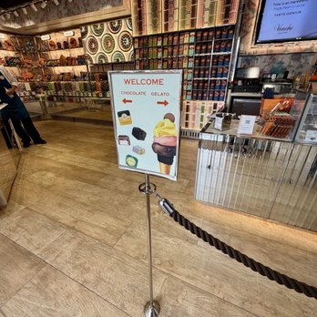 Venchi - Gelato Near Me - Glendale, California