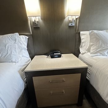 Crowne Plaza - The only bedroom lighting you'll get - Hotels Near Me - Shenandoah, Texas