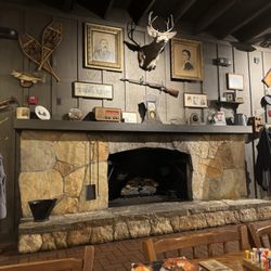 Cracker Barrel Old Country Store - Decor