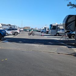 Marin RV Park - Convenient Parking lot with RV hookups