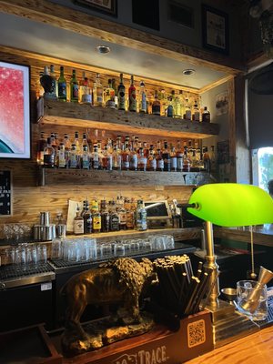 Paddock & Whisky by null