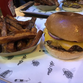 Hell's Kitchen - Mcfly burger - Burgers Near Me - Paris, 75 Hell's Kitchen - Mcfly burger - Burgers Near Me - Paris, 75