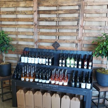 Peltier Winery - Wineries Near Me - Acampo, California
