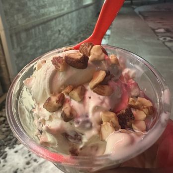 Oscar's Frozen Custard - Butter almond - Burgers Near Me - Franklin, Wisconsin