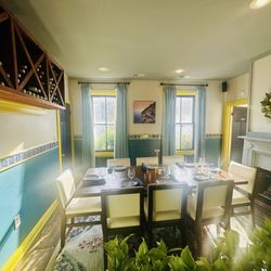 Amalfi Coast Italian & Wine Bar - Many dinning rooms ( joint and private)