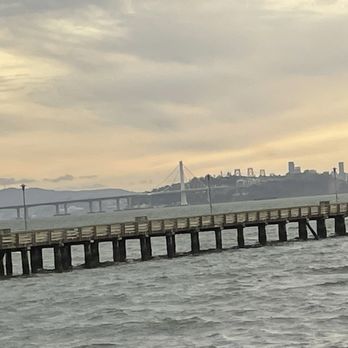 Skates On The Bay - Seafood Near Me - Berkeley, California