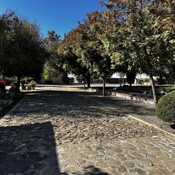 Cardella Winery - Wineries Near Me - Mendota, California