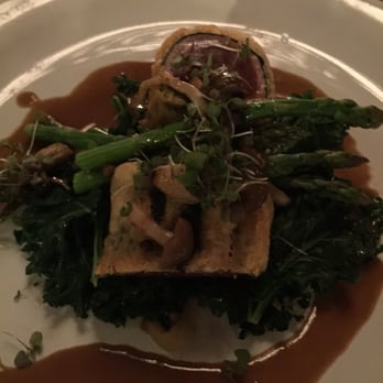 Cane & Canoe - Ahi tuna - Cocktail Bars Near Me - Lahaina, Hawaii