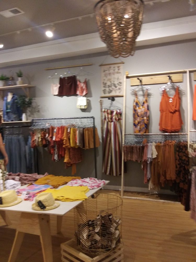 THE COPPER CLOSET CHARLESTON 348 King St, Charleston, South