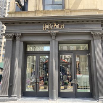 Harry Potter Shop - Books, Mags, Music & Video Near Me - New York, New York