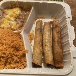 They forgot the lettuce and the extra salsa. Thankfully, I had ordered chips and salsa. I also called the burnt tortilla for extra salsa