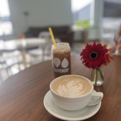 Buttercup all day cafe - Iced Dirty Chai & Macchiato