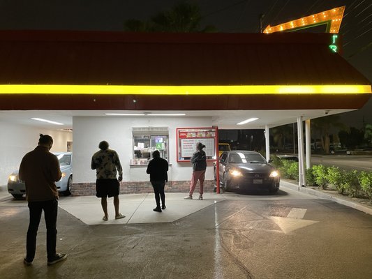 In-N-Out Burger by null