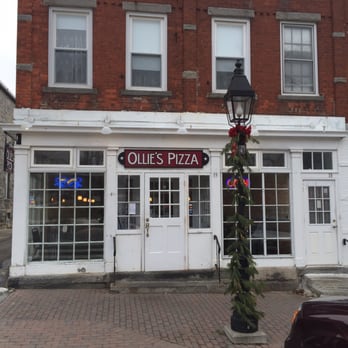 Ollie's Pizza - This is the storefront to Ollie's pizza! - Pizza Near Me - Litchfield, Connecticut