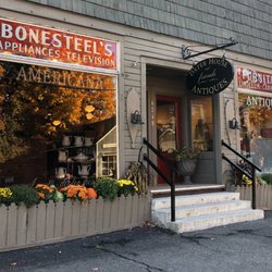 Dater House and Friends Antiques - Main entrance to the shop.