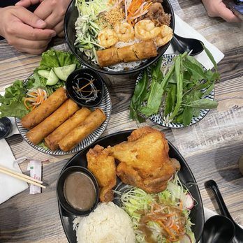 Pho Lab - Crispy chicken w/white rice. - Vietnamese Near Me - Lake Forest, California