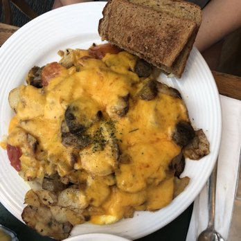 The Frog Pond - Breakfast & Brunch Near Me - St Pete Beach, Florida