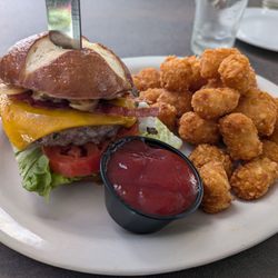 Student Prince - Lunch special burger