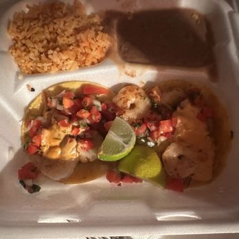 Tamales Veracruz  - Shrimp taco combo - Mexican Near Me - Los Angeles, California