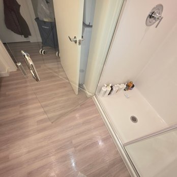 Bleach Boys Cleaning - Shower doors spotless - Home Cleaning Near Me Bleach Boys Cleaning - Shower doors spotless - Home Cleaning Near Me