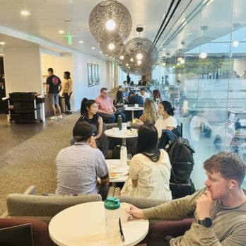 The Centurion Lounge - Airport Lounges Near Me - Denver, Colorado