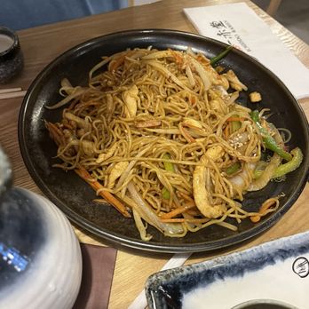 Ichiddo Ramen - Ramen Stir fry with chicken - Ramen Near Me - Poughkeepsie, New York