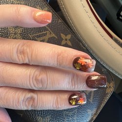Leo's Nails & Spa - Nails