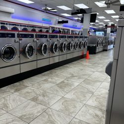 Coin Less Laundry - Well kept laundry mat