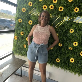 Tupelo Honey Southern Kitchen & Bar - Front door photo op! - New American Near Me - Irving, Texas Tupelo Honey Southern Kitchen & Bar - Front door photo op! - New American Near Me - Irving, Texas
