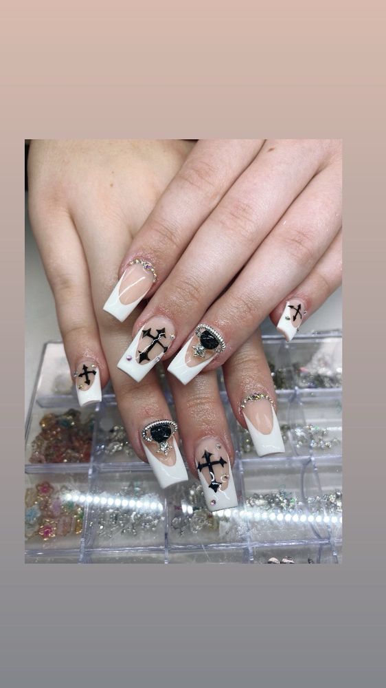 Cali Nail Logo