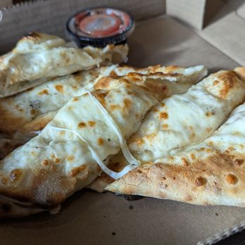 Chef Rob's Side Hustle Pizza Truck - Cheesy bread - Pizza Near Me Chef Rob's Side Hustle Pizza Truck - Cheesy bread - Pizza Near Me