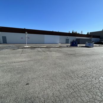 Big 5 Sporting Goods - Huge Parking Area In The Back - Sporting Goods Near Me - San Jose, California